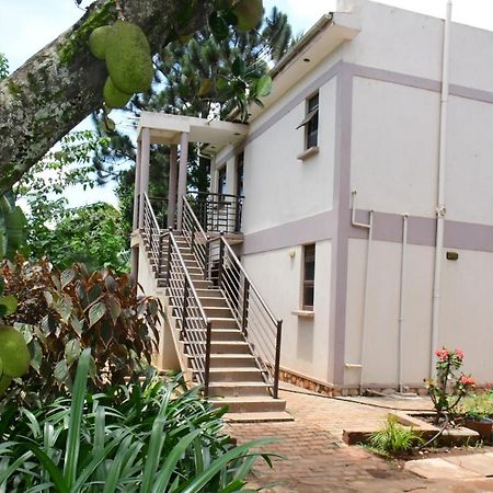 Golden Cherries Guest House Jinja Dış mekan fotoğraf