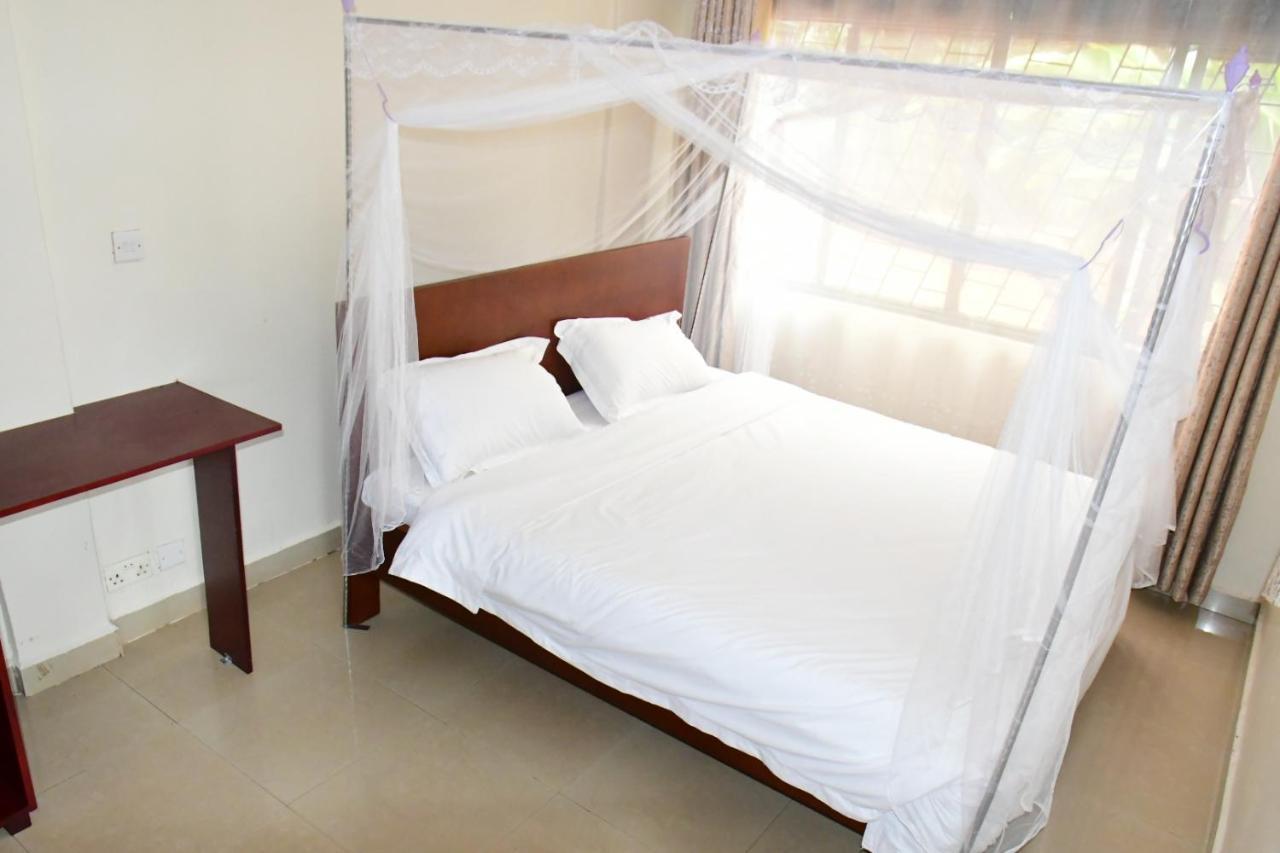 Golden Cherries Guest House Jinja Dış mekan fotoğraf