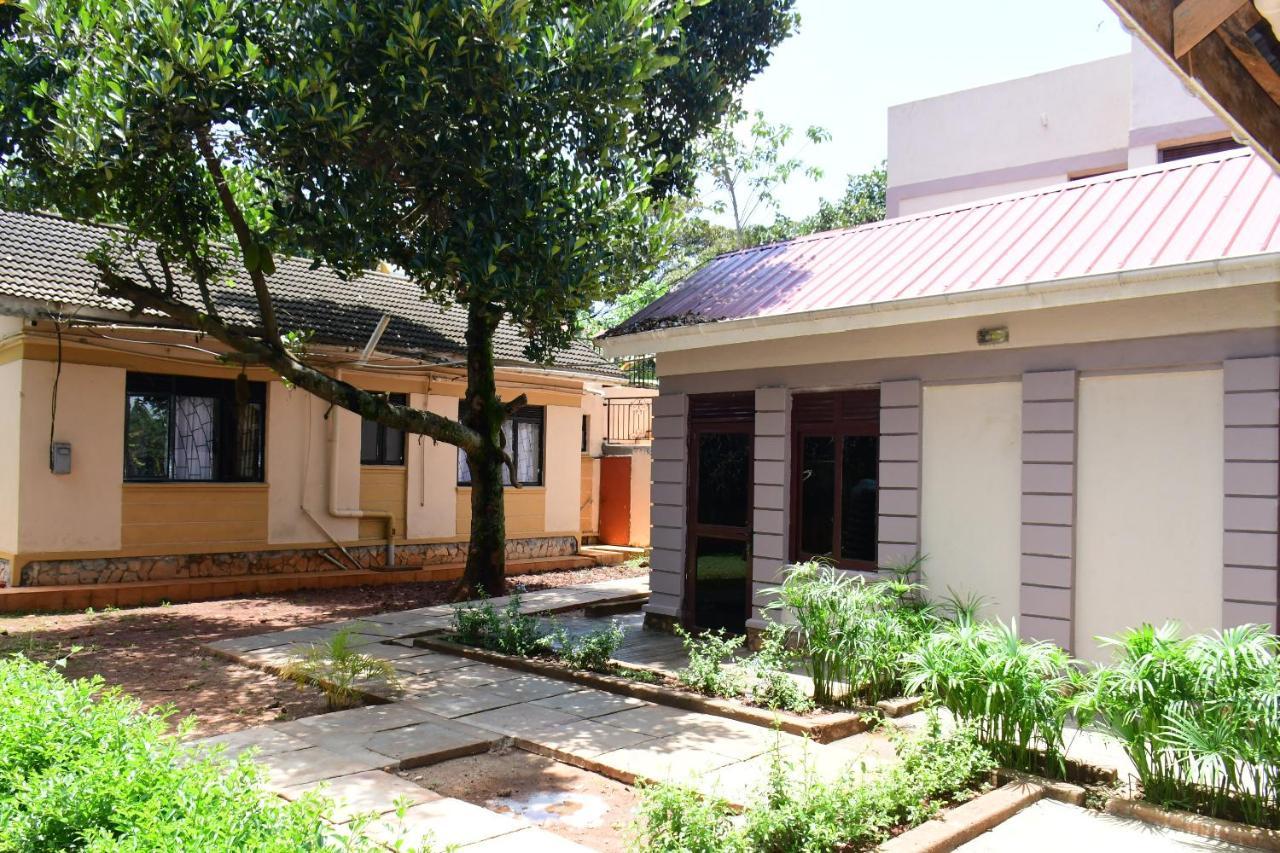 Golden Cherries Guest House Jinja Dış mekan fotoğraf